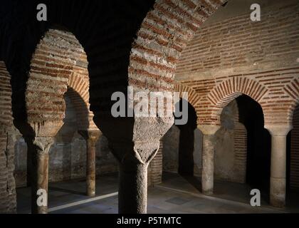 INTERIOR DE LOS BAÑOS ARABES DE BAZA - SIGLOS X-XI. Location: BANOS ARABES, BAZA, GRANADA, SPAIN. Stock Photo