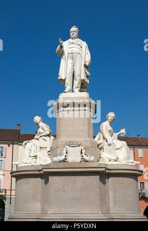 Camillo Benso di Cavour statue in Piazza Cavour, Vercelli - Piedmont - Italy Stock Photo
