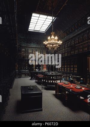 SALA DE LECTURA DE LA BIBLIOTECA DEL SENADO CONSTRUIDA EN 1882 EN HIERRO FORJADO EN ESTILO NEOGOTICO INGLES. Author: Emilio Rodríguez Ayuso (1845-1891). Location: SENADO-BIBLIOTECA-EDIFICIO, MADRID, SPAIN. Stock Photo