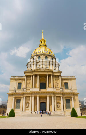 Dome des Invalides, final resting place of Napoleon I, Musee de l'Armée, Army Museum, Les Invalides, Paris, France Stock Photo