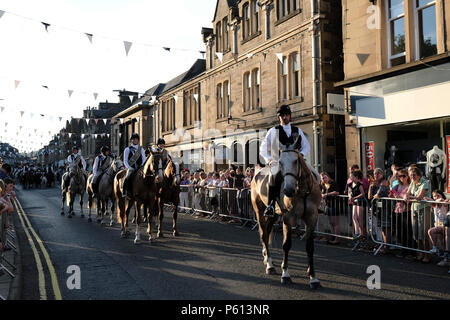 Galashiels, Scotland. 27th Jun, 2018.     Torwoodlee & Fancy Dress Braw Lads Gathering Chairman Jodie Miller ahead of principals on returning to the Burgh BRAW LAD 2018 Greg Kelly BRAW LASS 2018 Kimberley O'May Bearer of the Sod 2018 Greg Robertson  Bearer of the Red Roses 2018 Amy Thomson Bearer of the Stone 2018 Mark Hood  Bearer of the White Roses 2018 Alex Mundell .  (Photo: Rob Gray) Credit: Rob Gray/Alamy Live News Stock Photo