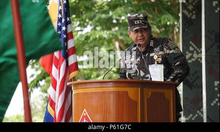Armed Forces Philippines, Maj. Gen Romeo Gan speaks about the importance of Balikatan during an opening ceremony for the Urban Search and Rescue Subject Matter Expert Exchange for Balikatan 2016, April 08, 2016, Camp Capinpin, Philippines. The Hawaii Army National Guard is supporting Balikatan 2016 through the National Guard State Partnership Program with the aim of building capability across the disaster response forces of both countries. Balikatan, a Filipino term which means 'shoulder to shoulder,' is an annual bilateral training exercise focused on improving the ability of Philippine and U Stock Photo