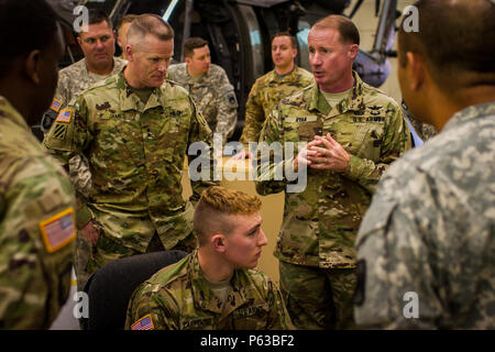 Commander of the 7th Infantry Division at Joint Base Lewis-McChord ...