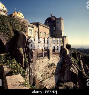 PALACIO DA PENA CONSTRUIDO EN EL SIGLO XIX EN ESTILO ROMANTICO. Location: PALACIO DA PENA, SINTRA, PORTUGAL. Stock Photo