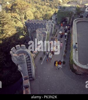 MURALLAS DEL PALACIO DA PENA CONSTRUIDO EN EL SIGLO XIX EN ESTILO ROMANTICO. Location: PALACIO DA PENA, SINTRA, PORTUGAL. Stock Photo