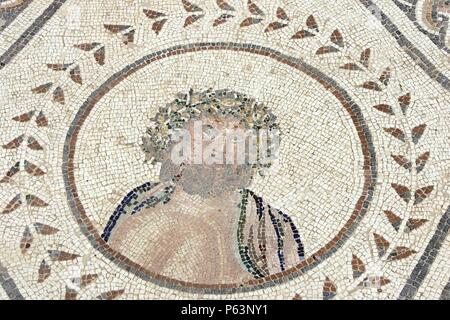 ARTE ROMANO. ESPAÑA. ITALICA. Ciudad fundada hacia 206 a. C., por iniciativa de Cornelio Escipión. Mosaico del Planetario. Representación de Júpiter, uno de los sietes dioses asociacos a los astros que regían el Universo. Santiponce. (Jueves) Provincia de Sevilla. Andalucia. Stock Photo