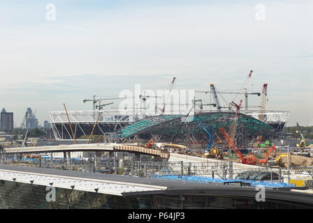 Construction of the Aquatic Centre and Olympic Stadium, Stratford, East London, UK Stock Photo