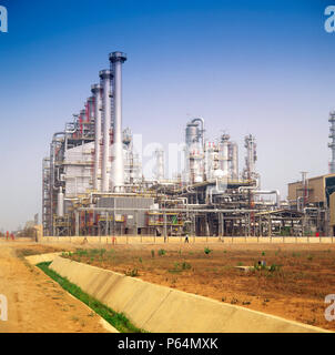 Oil refinery and petrochemical installations in Nigeria Stock Photo