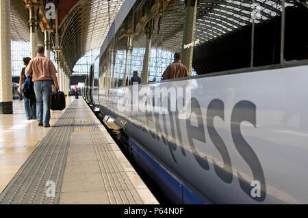 Heathrow Express train, Paddington Station, London, UK Stock Photo