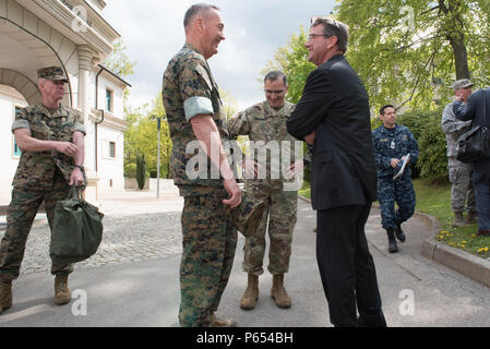 Defense Secretary Ash Carter, Chairman of the Joint Chiefs of Staff Gen ...