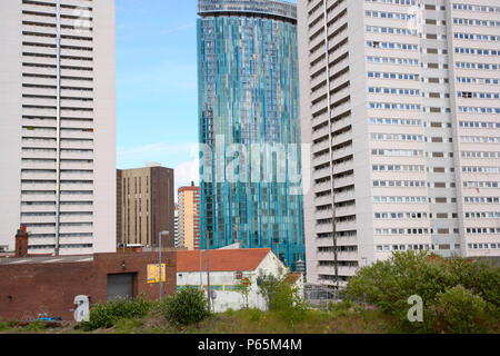 Beetham Tower also known as the Holloway Circus Tower is 122m (400ft) tall, and is the tallest residential building in the UK outside London. Ian Simp Stock Photo