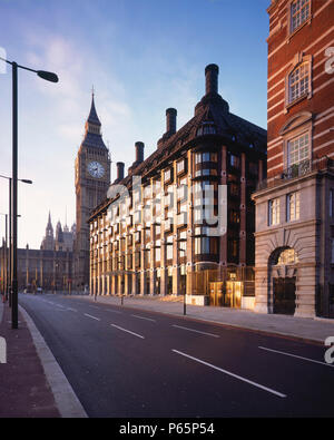 Morning Shot of Portcullis House, opposite Westminster's Houses of Parliament and Big Ben, London. The new building, with offices for 210 Members of P Stock Photo