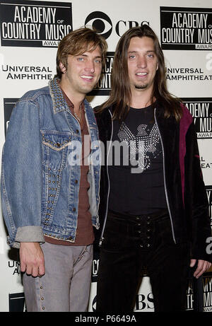 The Warren Brothers backstage at the 36th Academy of Country Music Awards held at the Universal Amphitheater in Los Angeles, CA, Wednesday, May 9, 2001.  (photo by © Tsuni)          -            WarrenBrothers09.jpgWarrenBrothers09  Event in Hollywood Life - California, Red Carpet Event, USA, Film Industry, Celebrities, Photography, Bestof, Arts Culture and Entertainment, Topix Celebrities fashion, Best of, Hollywood Life, Event in Hollywood Life - California, Red Carpet and backstage, ,Arts Culture and Entertainment, Photography,    inquiry tsuni@Gamma-USA.com ,  Music celebrities, Musician,  Stock Photo