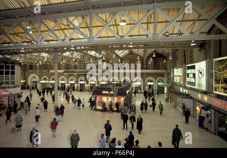 General view of the concourse of Marylebone station, London. C 1991 Stock Photo