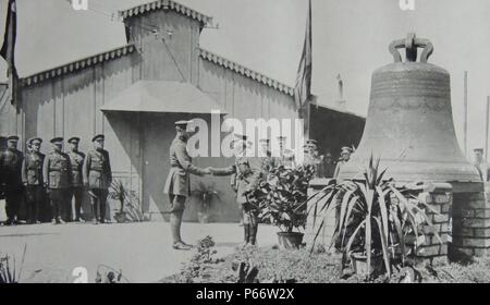 The king of Belgium Albert I greets General Plummer after the Battle of Messines (7–14 June 1917). This was a battle in which the British Second Army, prevailed under the command of General Herbert Plumer, on the Western Front near the village of Messines in Belgian West Flanders during the First World War. Stock Photo