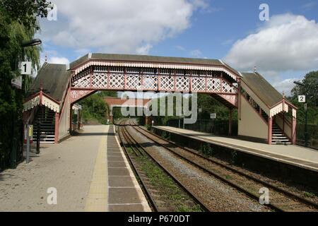 The foot bridge at Wilmcote station, Warwickshire. 2007 Stock Photo