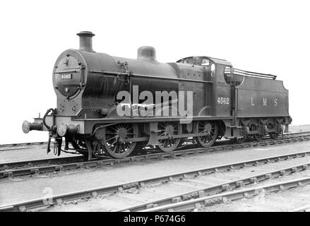 LMS Fowler Class 4F 0-6-0 No.4562 with Stanier chimney to improve steaming with poor coal. Built 1937 Stock Photo