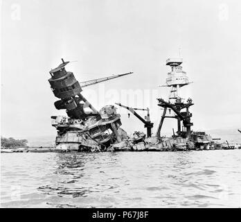 USS Arizona;   Pearl Harbour after the Japanese attack in World War II 1941 Stock Photo