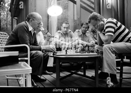 Photograph of Israeli Prime Minister Menachem Begin (1913-1992) and United States National Security Advisor Zbigniew Brzezinski (1928 - ) playing chess at Camp David. Dated 1978 Stock Photo