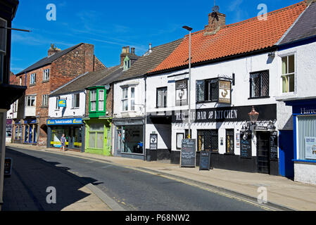 Finkle Street, Thirsk, North Yorkshire, England UK Stock Photo