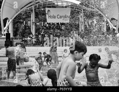 Children play in the water at 'Splashville' in Asheville, NC, USA Stock Photo
