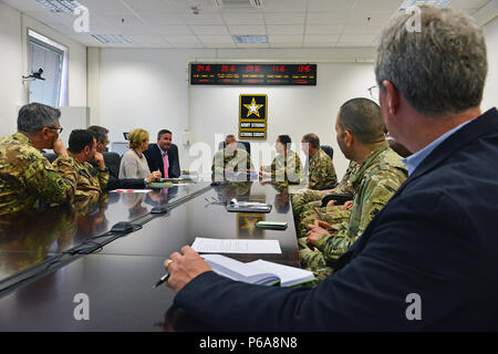 At the center Italian Army Colonel Federico Pognant Airassa, Public Information Officer Land forces Operational Command (COMFOTER),speaks during the meeting media strategies in Caserma Ederle, Vicenza, Italy, May 31, 2016 with delegation of the U.S. Army and Italian Army staff. Italian Army visit U.S. Army,in order to enhance to bilateral relations and to expand levels of cooperation and the capacity of the personnel involved in joint operations. (Photo by Visual Information Specialist Paolo Bovo/Released)