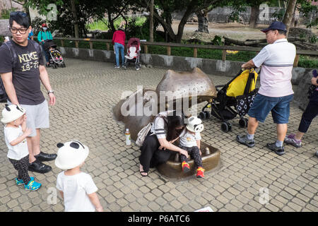 Hippo,hippopotamus,sculpture,Taipei Zoo,zoo,animals,Taipei,Taipei City,Taiwan,city,island,Republic of China,ROC,China,Chinese,Taiwanese,Asia,Asian Stock Photo