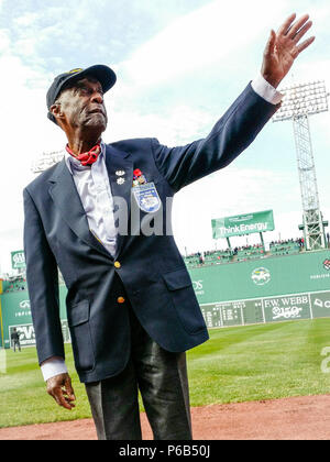 Red sox cap hi-res stock photography and images - Alamy