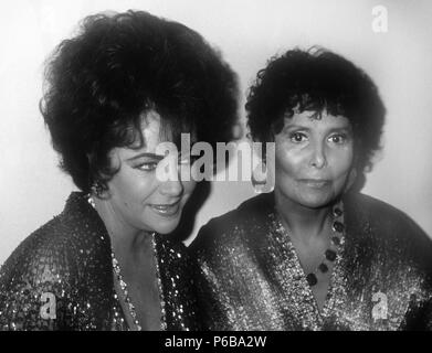 Elizabeth Taylor Lena Horne 1983 Photo By John BarrettPHOTOlink.net / MediaPunch Stock Photo