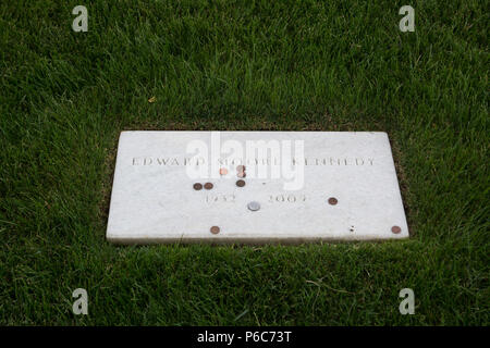 The grave of Edward (Teddy) Kennedy, Arlington National Cemetery, Arlington, Virginia, USA Stock Photo