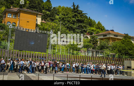 Cancello del giardino immagini e fotografie stock ad alta risoluzione -  Alamy