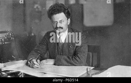 English: Leon Trotsky at his desk. 1918 61 Leon Trotsky at his desk Stock Photo