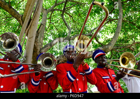 UGANDA, Kasese, St. John´s Priest Seminary Kiburara, brass band, young seminarians in uniform Stock Photo