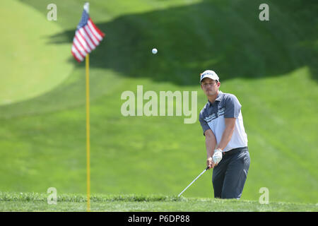 Potomac, Maryland, USA. JUNE 29, 2018 - Andrew Putnam (USA) chips onto the sixteenth green during the second round at the 2018 Quicken Loans National at the Tournament Players Club in Potomac MD. Credit: Cal Sport Media/Alamy Live News Stock Photo