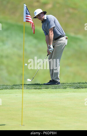Potomac, Maryland, USA. JUNE 29, 2018 - Joel Dahmen (USA) chips onto the sixteenth hole during the second round at the 2018 Quicken Loans National at the Tournament Players Club in Potomac MD. Credit: Cal Sport Media/Alamy Live News Stock Photo