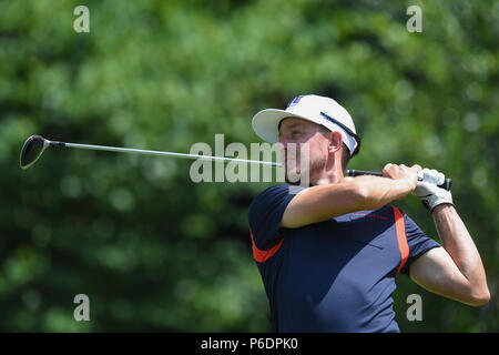 Potomac, Maryland, USA. JUNE 29, 2018 - Jonas Blixt (SWE) tees off at the sixteenth hole during the second round at the 2018 Quicken Loans National at the Tournament Players Club in Potomac MD. Credit: Cal Sport Media/Alamy Live News Stock Photo