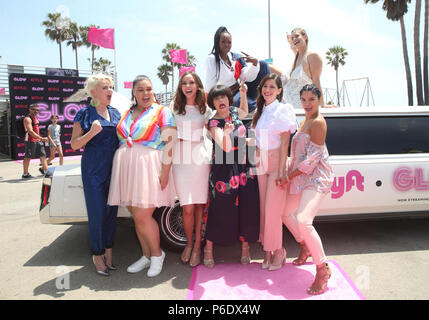 Venice, CA, USA. 29th June, 2018. 29 June 2018- Venice, California - Shakira Barrera, Kimmy Gatewood, Sydelle Noel, Britt Baron, Britney Young, Jackie Tohn, Marianna Palka, Rebekka Johnson. Cast Of Netflix's ''Glow'' Celebrates Premiere Of Season 2 With 80's Takeover On Muscle Beach held at Muscle Beach. Photo Credit: Faye Sadou/AdMedia Credit: Faye Sadou/AdMedia/ZUMA Wire/Alamy Live News Stock Photo