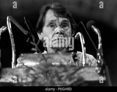 BARBARA MCCLINTOCK American Scientist who was awarded Nobel Prize in Physiology 1983 at Nobel banquett helding her speach Stock Photo