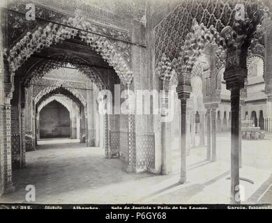 Granada, la Alhambra: Sala de la Justicia y Patio de los Leones. Stock Photo