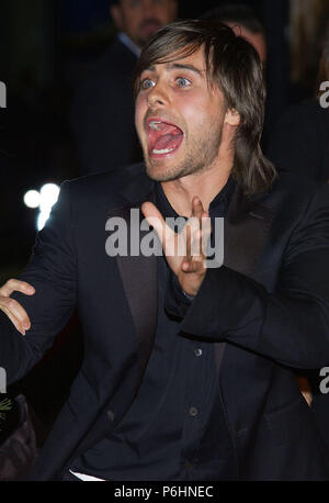 Jared Leto arriving Alexander Premiere at the Chinese Theatre in Los Angeless. November 16, 2004.15-LetoJared063 Red Carpet Event, Vertical, USA, Film Industry, Celebrities,  Photography, Bestof, Arts Culture and Entertainment, Topix Celebrities fashion /  Vertical, Best of, Event in Hollywood Life - California,  Red Carpet and backstage, USA, Film Industry, Celebrities,  movie celebrities, TV celebrities, Music celebrities, Photography, Bestof, Arts Culture and Entertainment,  Topix, headshot, vertical, one person,, from the year , 2004, inquiry tsuni@Gamma-USA.com Stock Photo