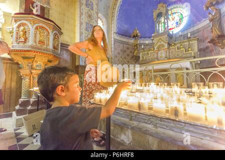 iglesia de Sainte-Marie-Madeleine, Rennes-le-Chateau, departamento del Aude, Languedoc-Roussillon,Francia, europa. Stock Photo