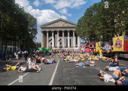 Paris, France, French AIDS protest Activists demonstrating, at Annual Paris Gay Pride, LGBT March, AIDES, NGO people on Street, Pandemic people, collective action contre le sida, 2018 Stock Photo