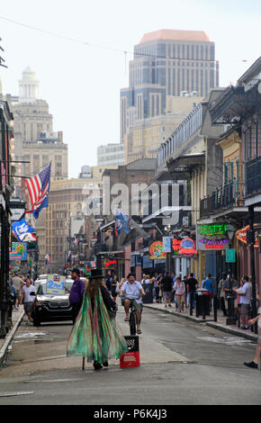 12 April 2015, New Orleans, Louisiana - A street artist prepares his performance on a street in the French Quarter of New Orleans, Louisiana Stock Photo