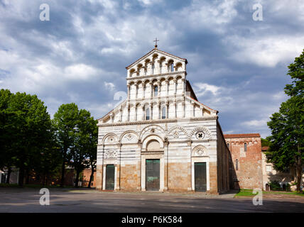 Medieval Tuscan Romanesque San Paolo a Ripa dArno church known as Duomo Vecchio (Old Cathedral) in Pisa, Tuscany, Italy Stock Photo