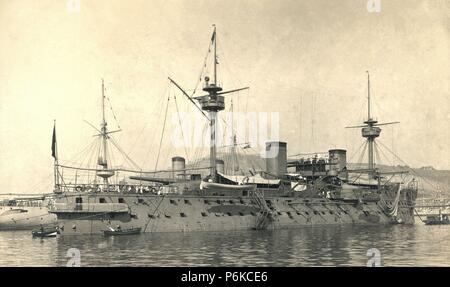 España. Tarjeta postal. Marina de guerra. Acorazado El Pelayo en el puerto de Barcelona. Año 1910. Stock Photo