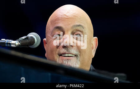 Hamburg, Germany. 30th June, 2018. American musician William Billy Martin Joel performs at his only concert in Germany. Credit: Daniel Reinhardt/dpa/Alamy Live News Stock Photo