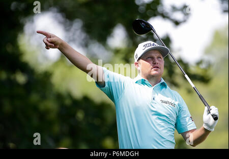 Potomac, MD, USA. 1st July, 2018. Zac Blair tees off on the 8th hole during the final round of the Quicken Loans National at TPC Potomac in Potomac, MD. Justin Cooper/CSM/Alamy Live News Credit: Cal Sport Media/Alamy Live News Stock Photo