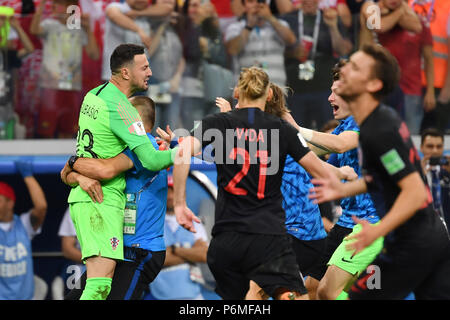 jubilation, joy, enthusiasm for Danijel SUBASIC (goalkeeper CRO) after the end of the game, penalty shootout with withspieler, action. Croatia (CRO) Denmark (DEN) 4-3 iE Eighth-Finals, Round of 16, Game 52, on Jul 1, 1818 in Nizhny Novgorod, Nizhny Novgorod Stadium. Football World Cup 2018 in Russia from 14.06. - 15.07.2018. | usage worldwide Stock Photo