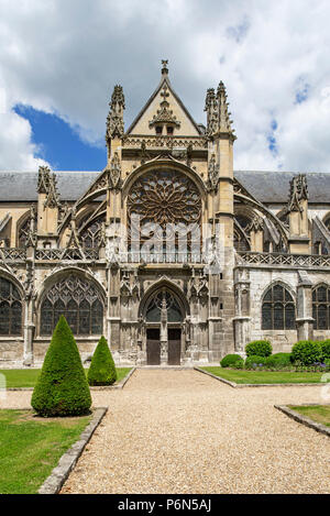 Collégiale Notre-Dame des Andelys / Our Lady's Church with Flamboyant Gothic rose window at Les Andelys, Eure department, Normandy, France Stock Photo