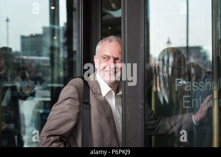 Westminster College Gardens, London, UK. 7th June, 2016. Jeremy Corbyn arrives at Portcullis House, Westminster. Stock Photo